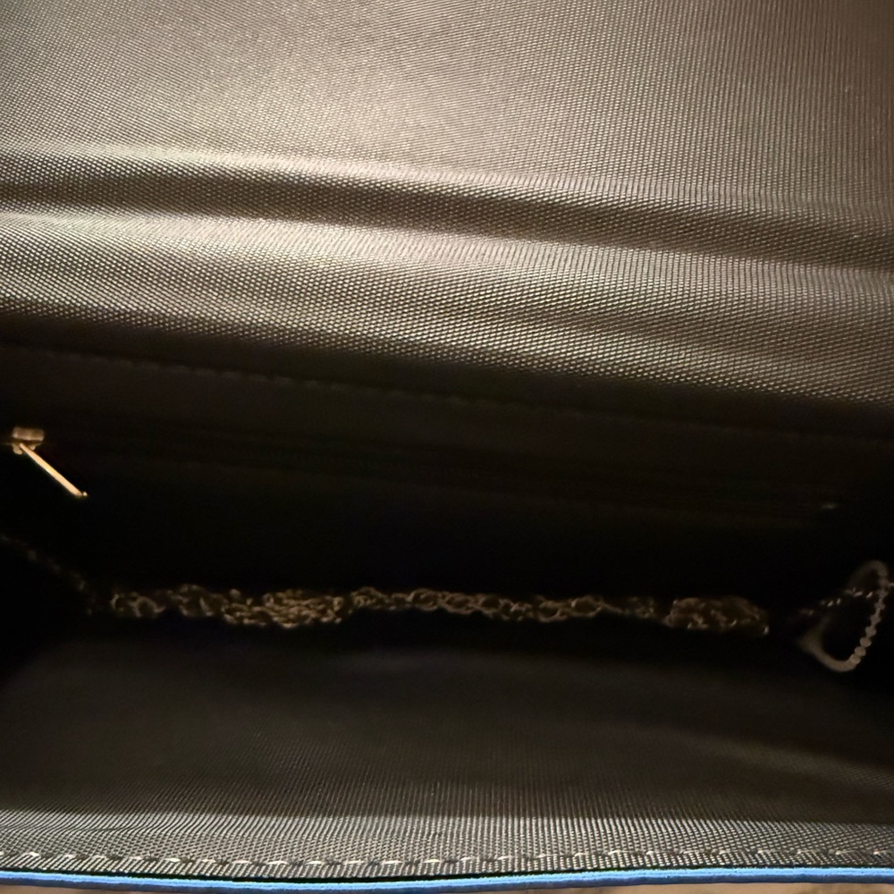 ELEGANT CLUTCH / SHOULDER BAG WITH CHAIN STRAP - Picture 4 of 4